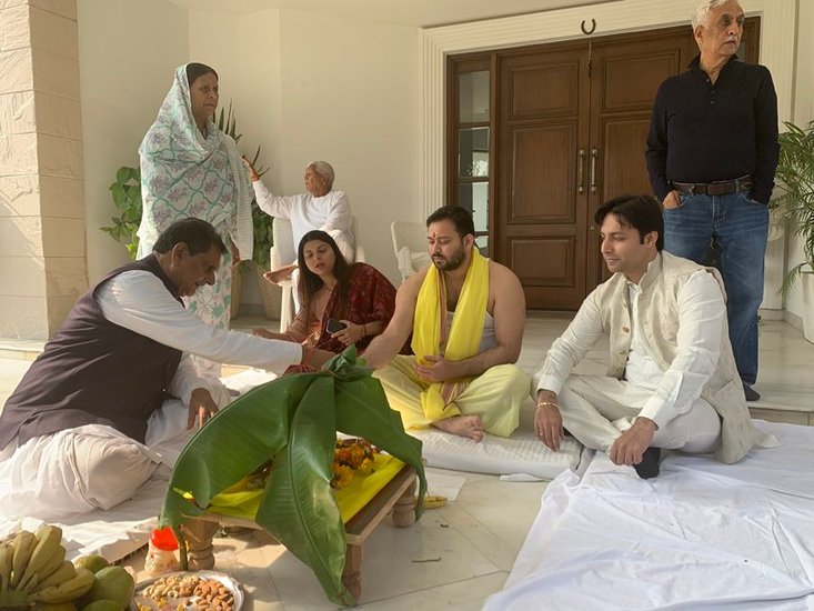 गाजियाबाद के जिस घर में राहुल रहते हैं उस घर की कीमत तब उन्होंने 1.5 करोड़ रुपए के लगभग बताई थी।