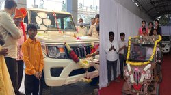 कबाड़ से कार बनाने वाले शख्स को आनंद महिंद्रा ने गिफ्ट में दी SUV, वीडियो वायरल होने के बाद आया था निगाहों में