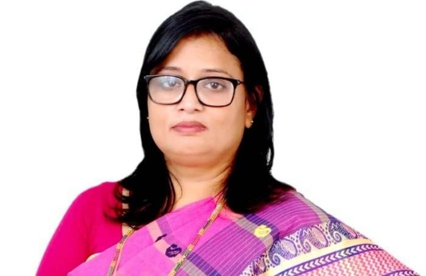 बीजेपी की राष्ट्रीय उपाध्यक्ष और धौरहरा से सांसद रेखा वर्मा उत्तराखंड की प्रभारी हैं, लेकिन यूपी के चुनाव में भी पार्टी उनके चेहरे का इस्तेमाल करती है। ओबीसी वोट बैंक को इस बार पार्टी साधने की कोशिश कर रही है, ऐसे में पार्टी ने कुछ क्षेत्रों में रेखा वर्मा एक अच्छा विकल्प हैं।