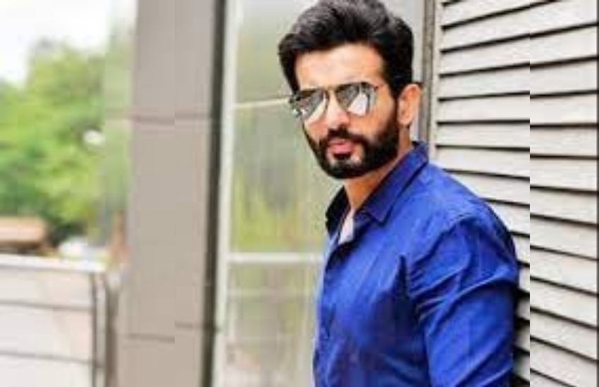 बिग बॉस 15 में सिम्बा नागपाल ने जय भानुशाली पर कमेंट किया था कि उनका वाइब्स लोगों के साथ मेल नहीं खाती क्योंकि एक पीढ़ी का अंतर है।