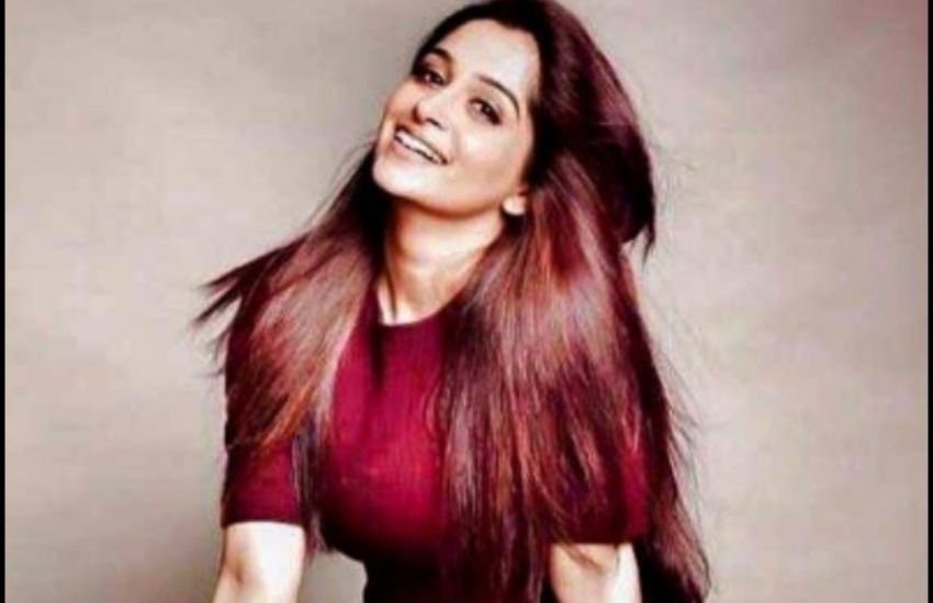 बिग बॉस सीजन 12 की ट्रॉफी दीपिका कक्कड़ के नाम रही थी। बिग बॉस में जीतने के बाद इन्हें ट्रॉफी के साथ 30 लाख रुपये मिले थे।