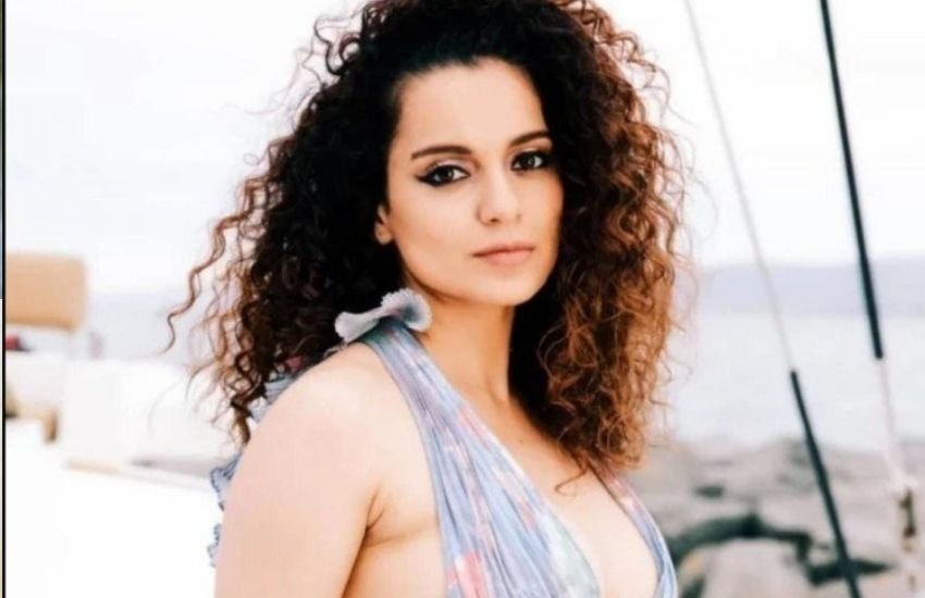 फ़िल्म 'गैंगस्टर' के लिए निर्देशक अनुराग कश्यप एक्ट्रेस की तलाश में थे। एक दिन जिस रेस्ट्रोरेंट में थे, वहीं कंगना भी मौजूद थीं। कंगना को देखते ही अनुराग को उनकी फिल्म की हिरोइन मिल गई।अनुराग ने वेटर के ज़रिए कागज पर 'क्या आप एक्टिंग में दिलचस्पी रखती हैं? लिखकर कंगना के पास भेजवाया और कंगना को डेब्यू फिल्म मिल गई।