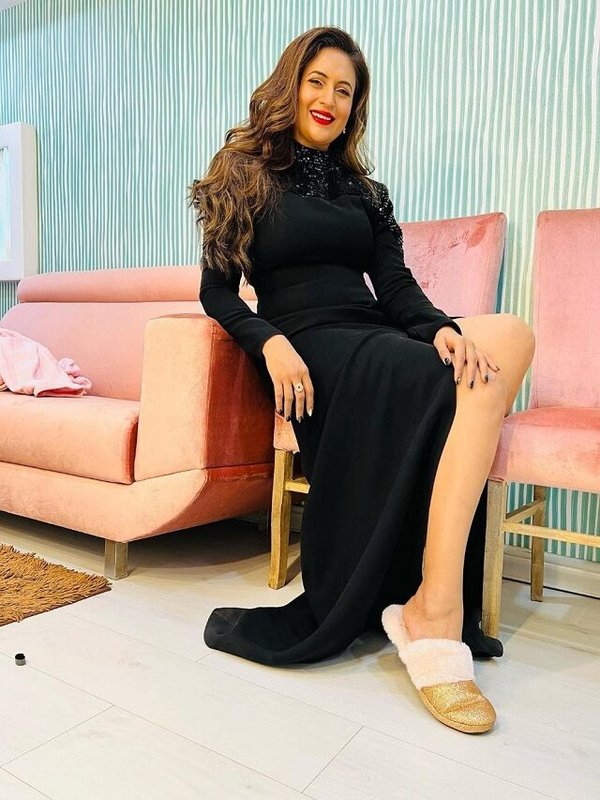 DIVYANKA TRIPATHI HIGH SLIT GOWN