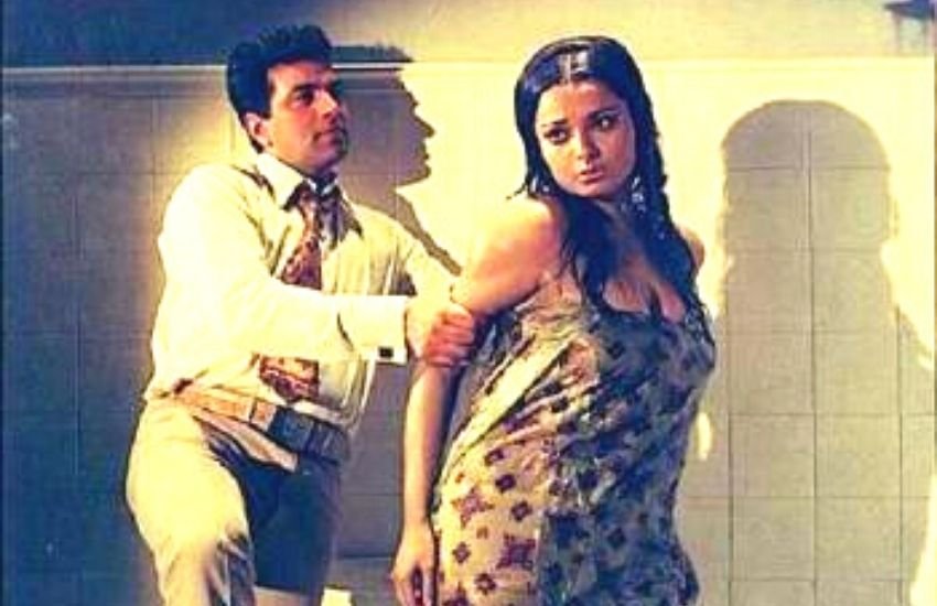 साल 2018 में उनकी फिल्म ‘यमला पगला दीवाना फिर से के प्रमोशन पर धर्मेंद्र अपने प्यार की भावनाओं पर रोक नहीं लगा सके थे।