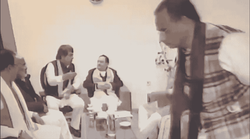 अमित शाह और योगी आदित्यनाथ के बगल बैठे दिनेश शर्मा की ये तस्वीर वायरल, लोग बोले- नए स्टूल मंत्री