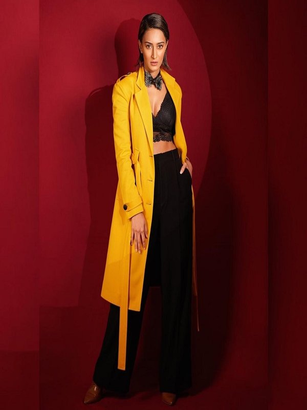 ERICA FERNANDES IN BOLD STYLE LOOK