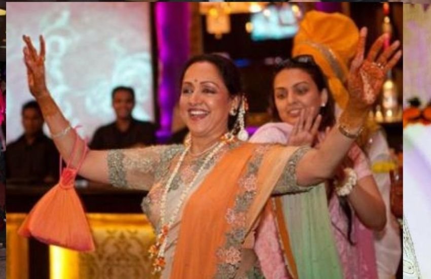 हेमा मालिनी की भी एक तस्वीर खूब वायरल हो रही है। हेमाा ईशा के संगीत में मगन होकर डांस कर रही हैं।