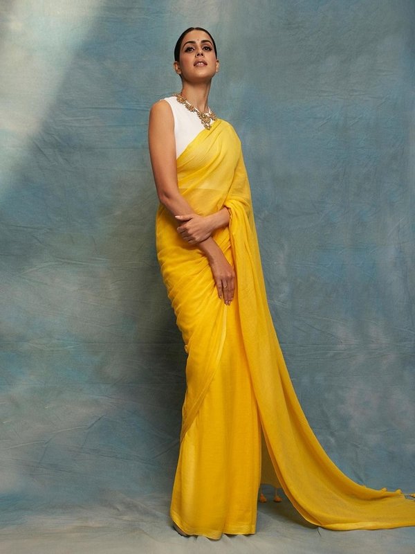 GENELIA DSUZA IN YELLOW SAREE