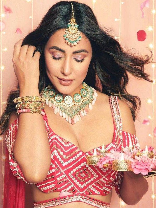 HEENA KHAN - BAHU LOOK