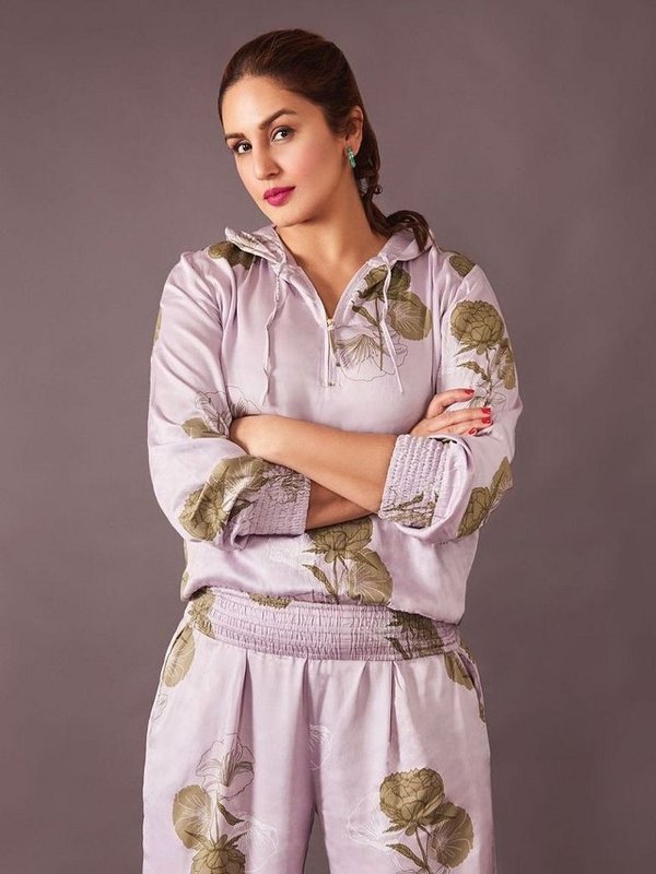 HUMA QURESHI IN CASUAL LOOK