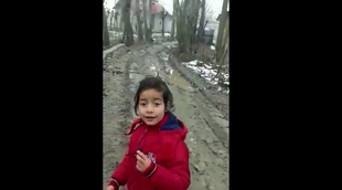 Jammu and Kashmir, A little reporter, Weather condition, Innocent style, Social media, Viral video