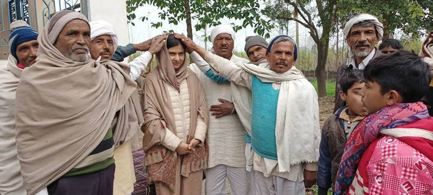 बता दें कि इकरा कैराना में ही जिला पंचायत सदस्य हैं। वह लंदन से पढ़ाई कर लौटने के बाद राजनीति में उतरी हैं।
