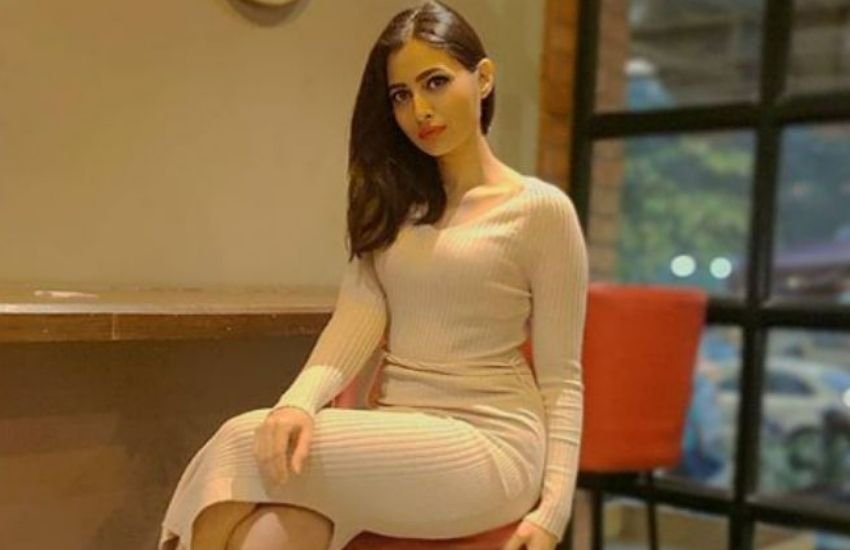 ये रिश्ता क्या कहलाता है में आरोही का निगेटिव रोल निभाने वाली करिश्मा सावंत भी शो में एंट्री करते ही फेमस हो गई हैं।