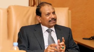 nri, uae buisness tycoon yusuf ali, yusuf ali saves indian prisoner