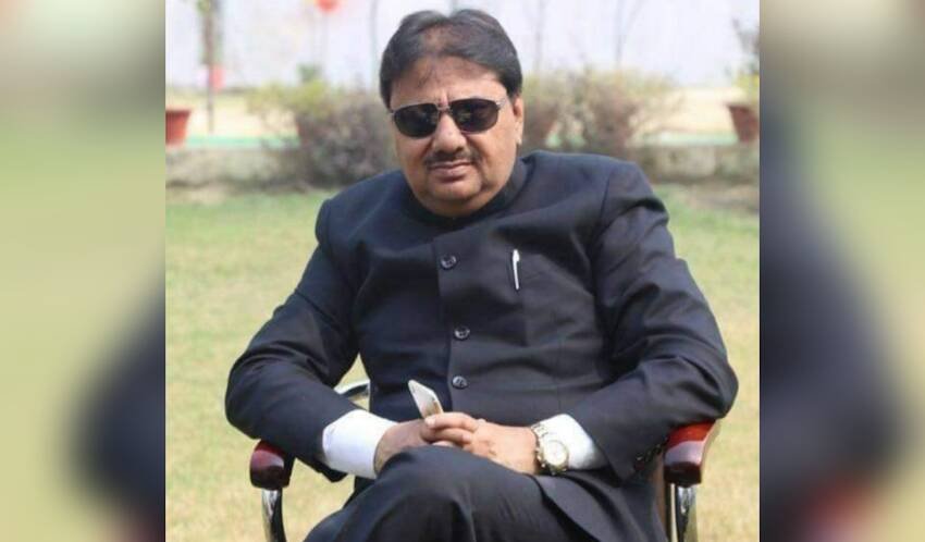 यूपी के सबसे अमीर विधायक हैं शाह आलम उर्फ गुड्डू जमाली.  2017 में इन्होंने अपनी संपत्ति करीब 118 करोड़ रुपए बताई थी। तब वह बसपा के टिकट पर आजमगढ़ की मुबारकपुर सीट से  चुनाव जीते थे। जमाली अब सपा में जा चुके हैं।  (यह भी पढ़ें: राजा भैया से मुख्तार अंसारी तक, जानिए किस वीआईपी नंबर की गाड़ियों से चलते हैं यूपी के ये 7 बाहुबली नेता )