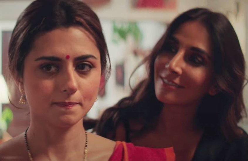 The Married Woman: ऑल्ट बालाजी की इस वेब सीरीज में रिद्धी डोगरा और मोनिका डोगरा ने लेस्बियन कपल का रोल प्ले किया था।