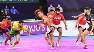 pkl-2021-22-patna-pirates-moves-to-top-in-points-table-by-defeating-u-mumba-telugu-titans-waiting-for-first-win-after-losing-to-gujarat-giants