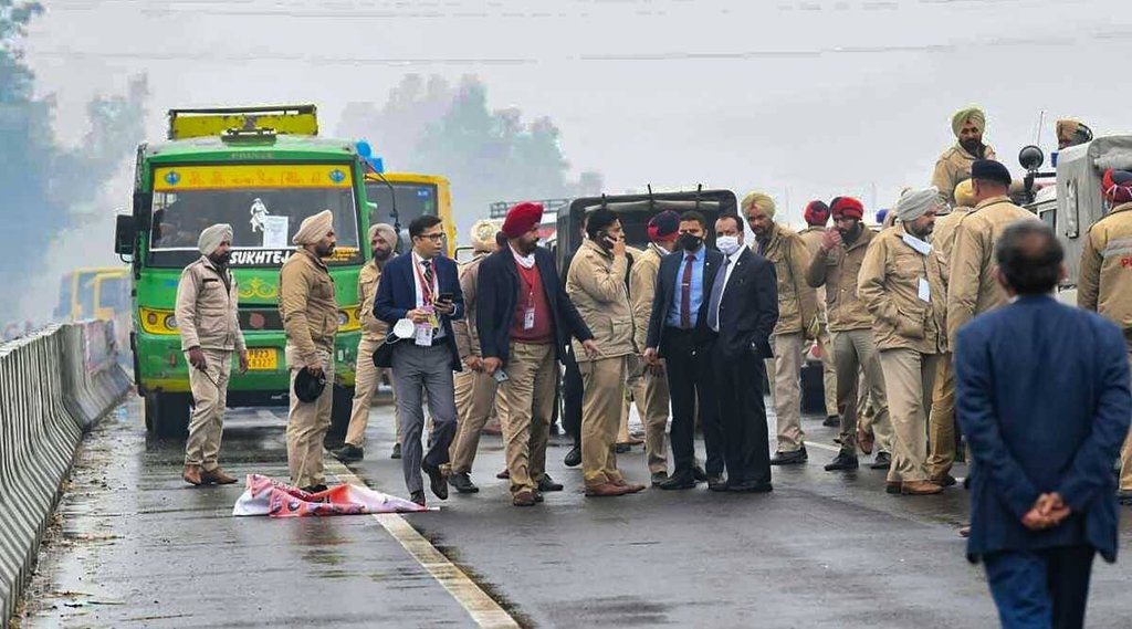 PM Modi convoy stuck at Flyover