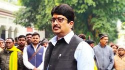 “हार देखकर बौखला गए हैं राजा भैया”: कुंडा में सपा प्रत्याशी पर हुआ हमला तो समर्थन में उतरे अखिलेश, लोगों ने दी ऐसी प्रतिक्रियाएं