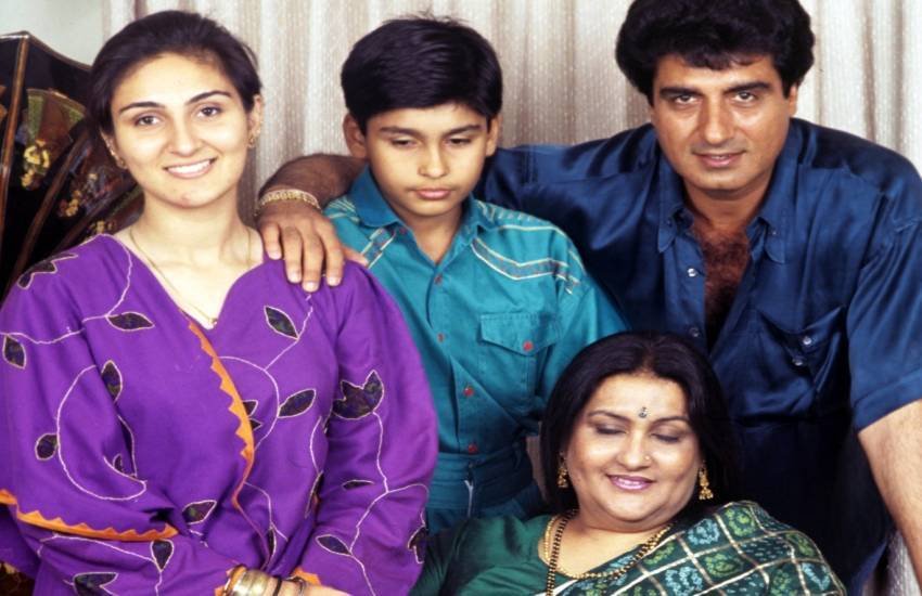 राज बब्बर ने साल 1975 में नादिरा से शादी रचाई थी। दोनों के दो बच्चे हैं। 