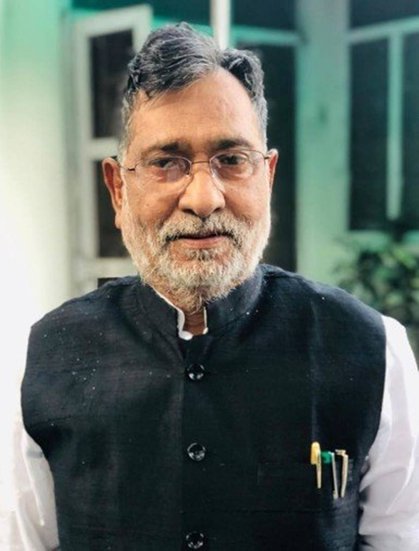 सपा के वरिष्ठ नेता राम गोविंद चौधरी आठ बार बलिया की बांसडीह सीट से चुनाव लड़े और हर बार जीते।  इस बार भी वह वहीं से चुनाव लड़ रहे हैं।