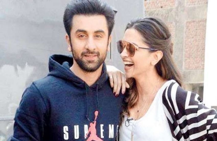 रणबीर की पहली गर्लफ्रेंड दीपिका पादुाकोण थीं।