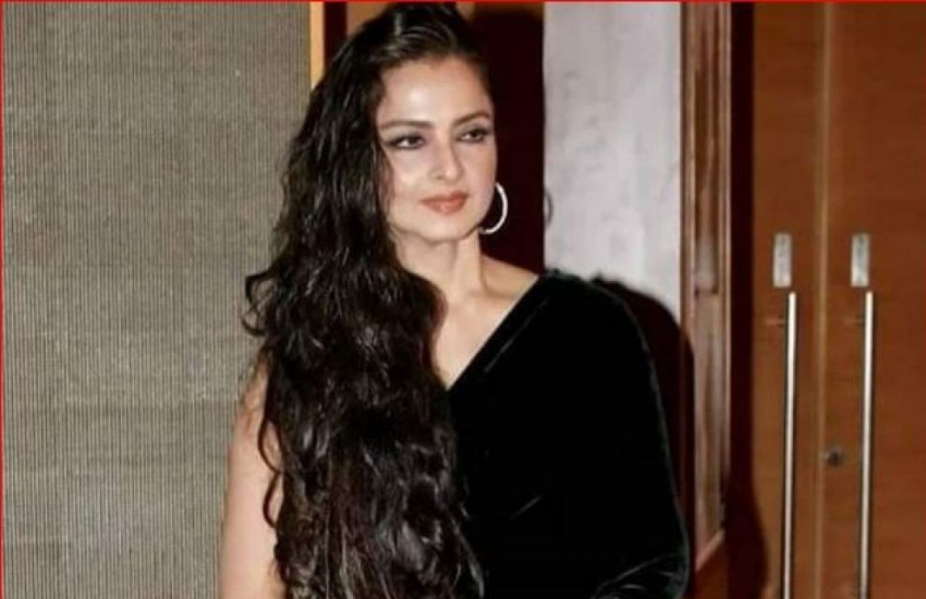 एक्ट्रेस रेखा का का पूरा नाम भानुरेखा गणेशन है लेकिन रेखा ने कभी अपनी टाइटिल यूज नहीं किद्व इसके पीछे एक वजह यह भी थी कि उनके पिता जैमिनी गणेशन ने उन्हें अपना नाम नहीं दिया था।