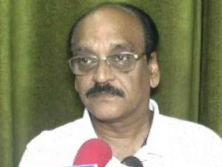 रीता के एक और भाई हैं शेखर बहुगुणा। शेखर बहुगुणा भी राजनीति में हैं लेकिन वह कभी अपना कोई चुनाव नहीं जीत पाए हैं। 