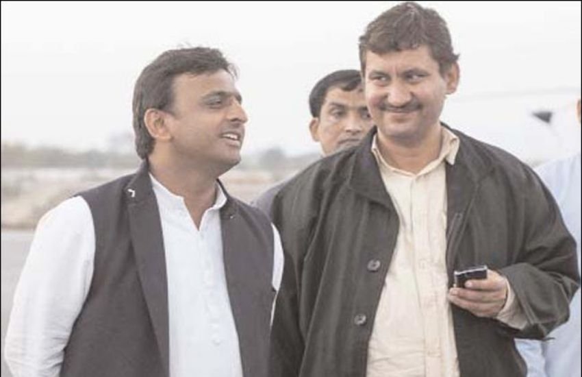 संजय लाठर अखिलेश यादव से क़रीबी की वजह से वो पार्टी में अहम स्थान हासिल कर चुके हैं। वे अखिलेश के पुराने साथी माने जाते हैं। Photos: Social Media