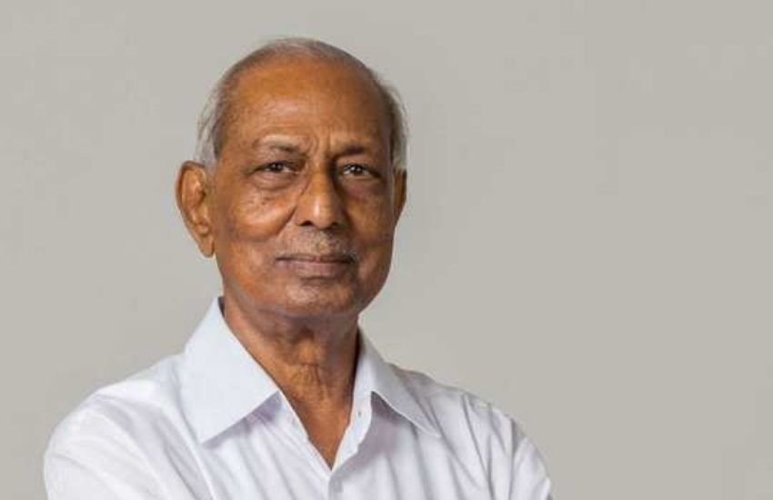 अखिलेश यादव के भरोसमंद में एसआरएस यादव का नाम भी शामिल था, लेकिन कोरोना संक्रमण के चलते उनकी मौत हो गई।