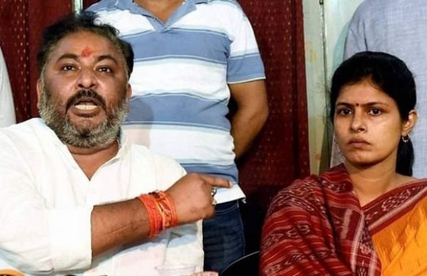 दयाशंकर का कहना था कि पिछली बार भी चुनाव में उनकी दावेदारी इस सीट से थी, लेकिन पार्टी के कहने पर उन्होंने अपनी पत्नी स्वाति सिंह को चुनाव लड़वाने में मदद की थी। उनका कहना था कि दावेदारी तो हर समय रहती है। बाक़ी निर्णय पार्टी होगा।