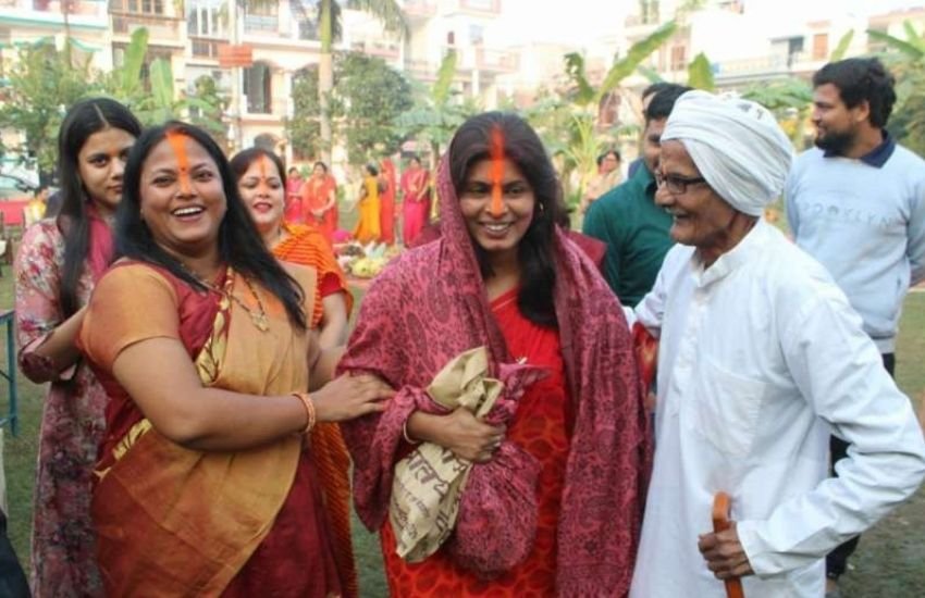 बता दें कि, दावेदारी की लड़ाई के बीच ही स्वाति सिंह का एक ऑडिया भी समाने आ गया है, जिसमें वह पति दयाशंकर पर मारपीट का आरोप लगा रही हैं।