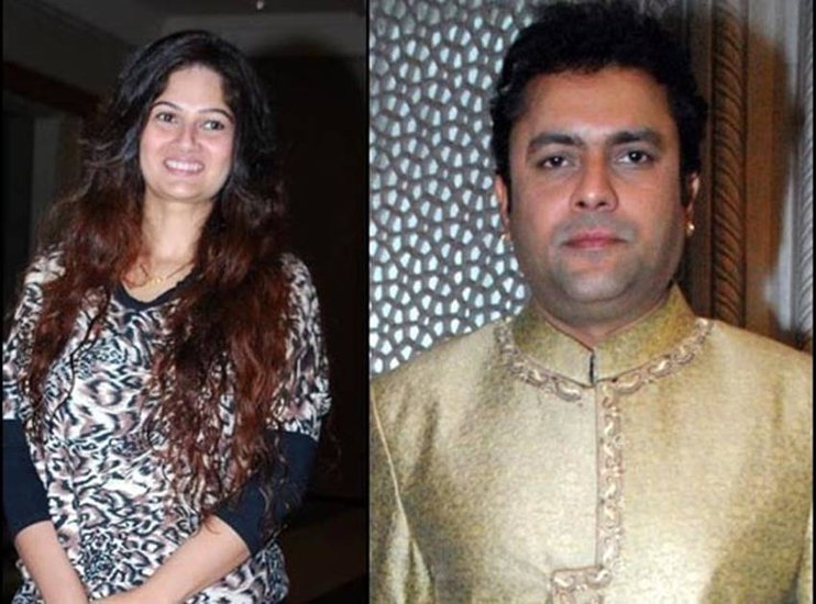 एक्ट्रेस रेशम टिपनिस ने अपने को एक्टर संजीव सेठ से शादी के 11 साल बाद तलाक ले लिया था।