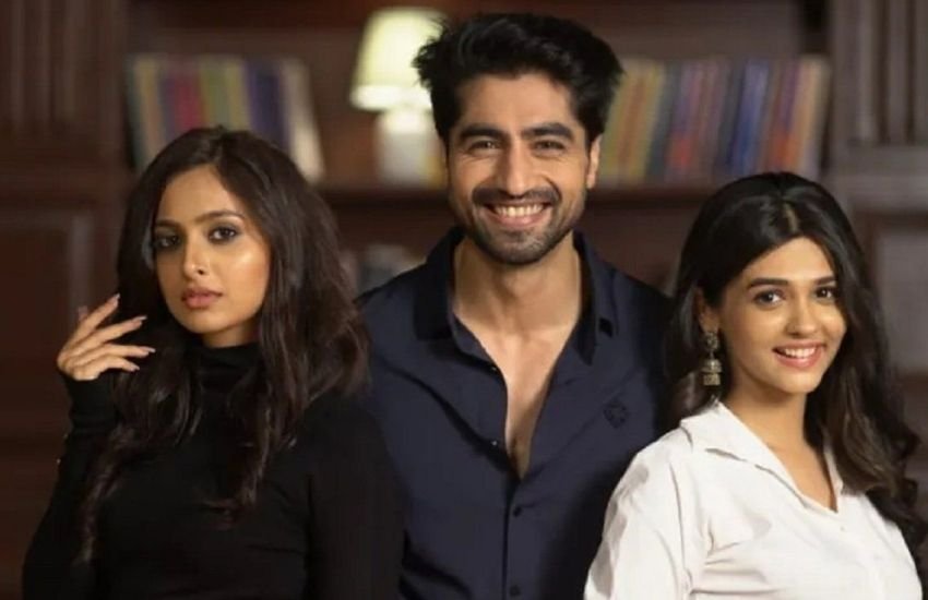 सीरियल ये रिश्ता क्या कहलाता है में भी हर्षद चोपड़ा को करिश्मा सावंत संग दर्शक पसंद नहीं किए। इस जोड़ी के चक्कर में शो के मेकर्स को ट्रोलिंग का सामना करना पड़ा है।Photos: Social Media