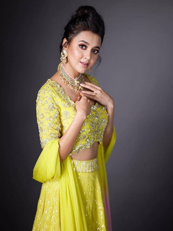 Tejasswi Prakash in traditional outfit