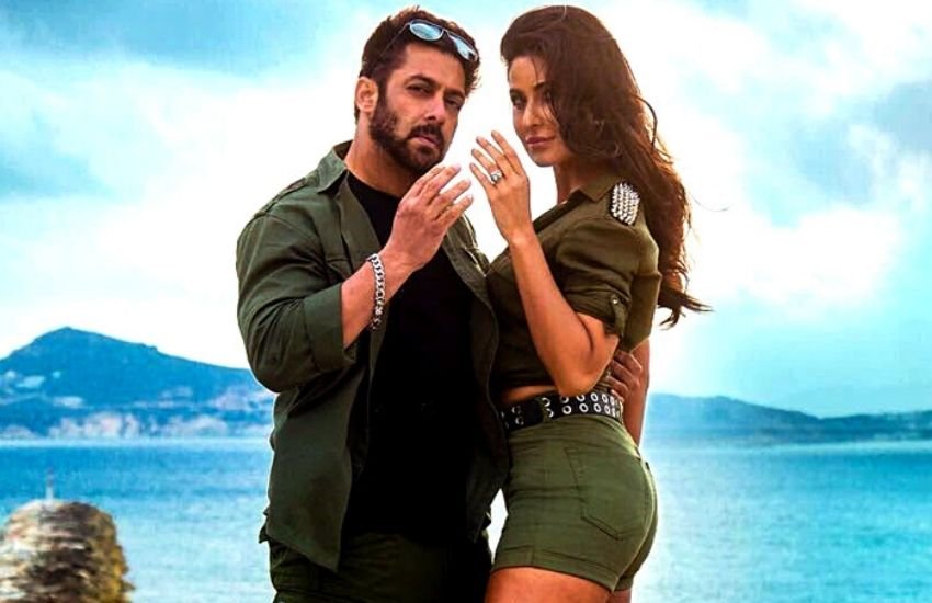 कैटरीना कैफ एक समय सलमान खान के साथ रिलेशन में थीं, लेकिन आपसी रजामंदी से दोनों अलग हो गए थे। अलग होने के बाद भी कैटरीना ने सलमान के साथ फिल्म 'टाइगर जिंदा है' में बार काम किया।