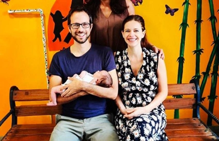 अनुराग कश्यप से तलाक के बाद कल्कि कोचलिन इजराइली क्लासिकल पियानिस्ट बॉयफ्रेंड गाय हर्शबर्ग के साथ लिव-इन में रहीं और वह अब हर्शबर्ग के बच्चे की मां भी हैं। दोनों ने शादी नहीं की है।