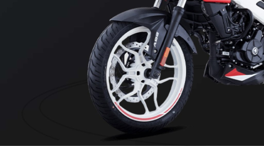 Sports Bikes । Hero Xtreme 200S । Bajaj Pulsar NS200 । TVS Apache RTR200 4V