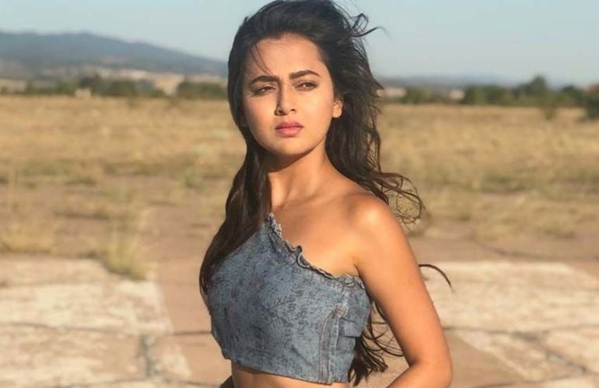 वहीं, टीवी एक्ट्रेस तेजस्वी प्रकाश चौथी सबसे पसंदीदा एक्टर बनी हैं।
