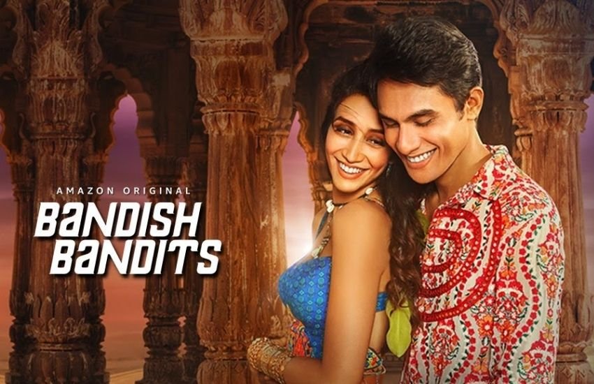 इस सीरीज में प्यार और रोमांस का माहौल बनाने वाली कहानी तो है ही साथ ही म्यूजिक भी लाजवाब है। ये एक ऐसे लड़का और लड़की की कहानी है जिनमें से एक को शास्त्रीय संगीत अच्छा लगता है और दूसरे को वेस्टर्न म्यूजिक। दोनों के बीच कहानी कई दिलचस्प मोड़ लेती है।