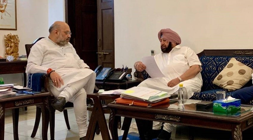 कैप्टन अमरिंदर सिंह कांग्रेस की ओर से पंजाब के मुख्यमंत्री रहे। साल 2021 में अमरिंदर सिंह ने कांग्रेस का साथ छोड़ दिया। अमरिंदर ने पंजाब लोक कांग्रेस नाम से अपनी अलग पार्टी बनाई और बीजेपी के साथ आ गए।