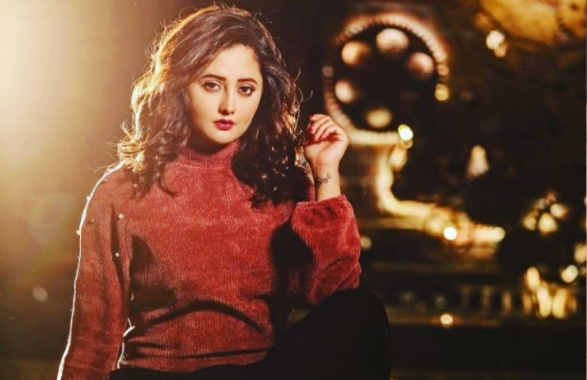 राखी सावंत ने जब रश्मि देसाई से उनके एक्स हसबैंड नंदीश संधू के बारे में पूछा तो वो बेहद भावुक हो गईं। 