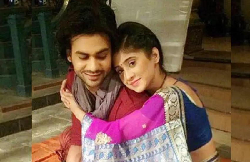 ईटाइम्स से बातचीत करते हुए विशाल ने न केवल शिवांगी जोशी बल्कि उनकी मां की भी खूब तारीफ की।