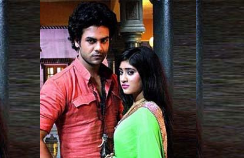 विशाल आदित्य सिंह और शिवांगी जोशी ने टीवी शो 'बेगूसराय' में पति-पत्नी को रोल निभाया था। शो में उनकी केमिस्ट्री को खूब पसंद किया गया था।