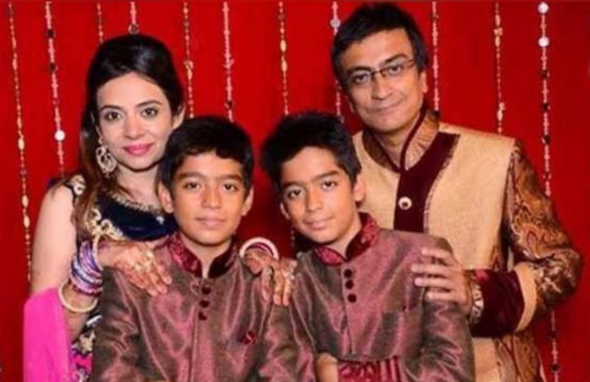 ‘तारक मेहता का उल्टा चश्मा’ में बापूजी के किरदार में नजर आने वाले अमित भट्ट भी दो बच्चों के पिता हैं। अमित के बेटे देव और दीप ट्विन्स हैं। Photos: Social Media