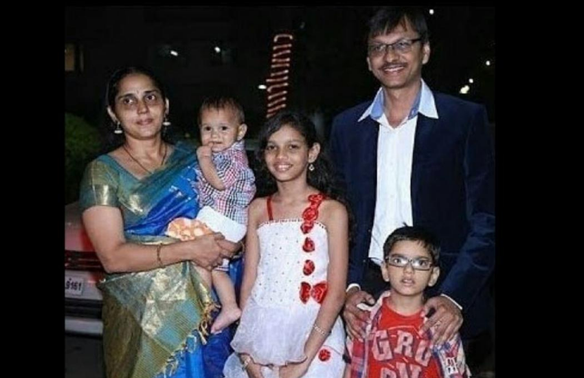 श्याम पाठक ‘तारक मेहता का उल्टा चश्मा’ में श्याम ने पत्रकार पोपटलाल का किरदार निभाते है जिसकी शादी नहीं हुई है। जबकि असल जिंदगी में श्याम पाठक शादीशुदा हैं और तीन बच्चों, बेटी नियति और बेटे पार्थ और शिवम के पिता हैं।