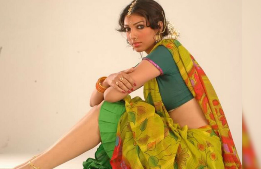 एक्स मिस वर्ल्ड युक्ता मुखी अब बॉलीवुड ही नहीं लाइमलाइट से भी दूर रह कर अपने बेटे की परवरिश कर रही हैं।