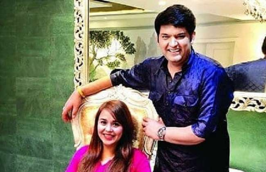 कॉमेडियन कपिल शर्मा ने भी अपनी गर्लफ्रेंड गिन्नी चतरथ से शादी की है, लेकिन गिन्नी कभी कपिल के शो तक में नहीं आती हैं। वह बहुत पर्सनल लाइफ जीती हैं।