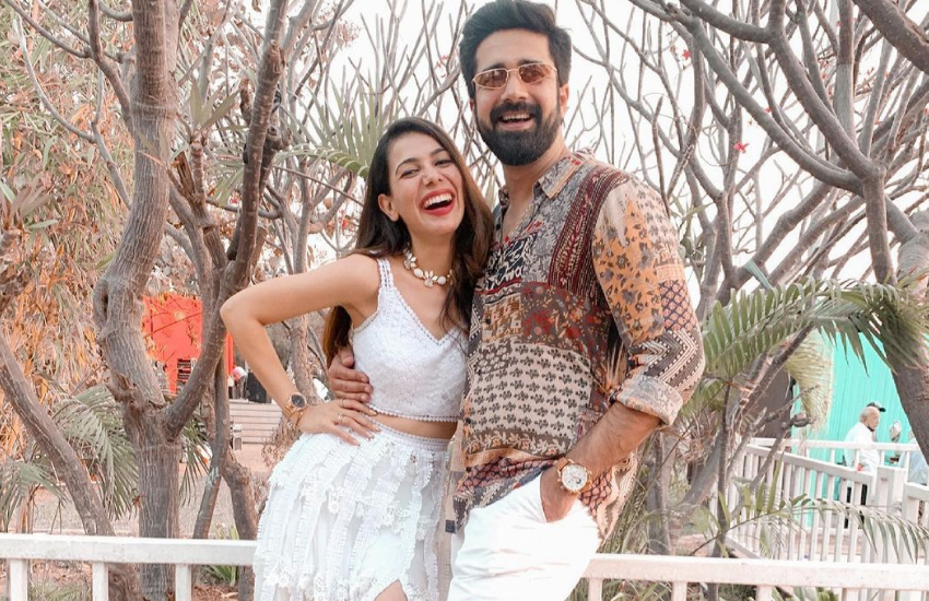 बता दें कि पलक और अविनाश ने रोका के बाद एक रेस्त्रां भी खरीदा था। पलक का कहना है कि ये रेस्त्रां पहले ही बंद हो गया था।