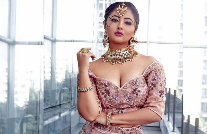 रश्मि देसाई के लिए बिग बॉस में आना सही मायने में करियर को बूस्ट करने जैसा था। बिग बॉस 13 से बाहर आते ही एकता कपूर ने रश्मि देसाई को नागिन 4 मिला था। इसके बाद से कई एलबम में भी रश्मि नजर आ चुकी हैं।